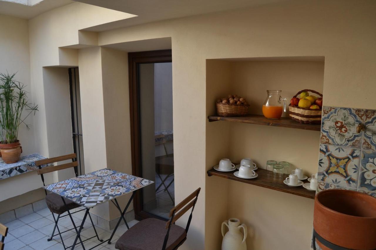 Bnb Agora Panoramic Rooms 취아카 외부 사진