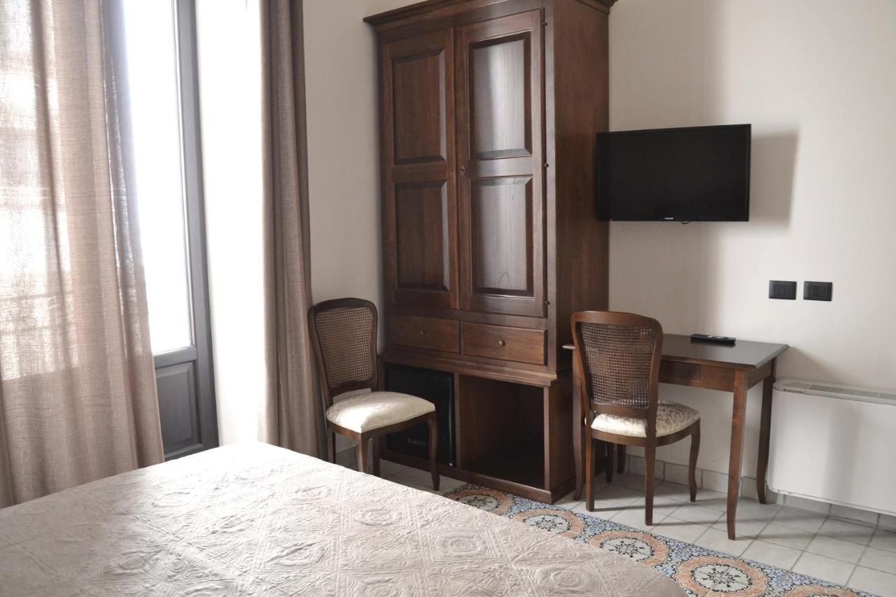 Bnb Agora Panoramic Rooms 취아카 외부 사진